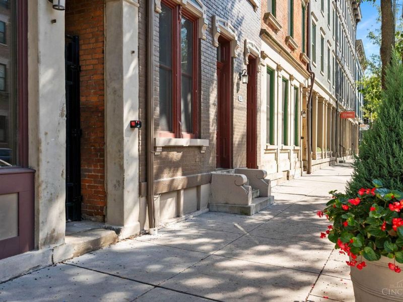 1420 Race Street, Cincinnati, OH 45202 Photo 3