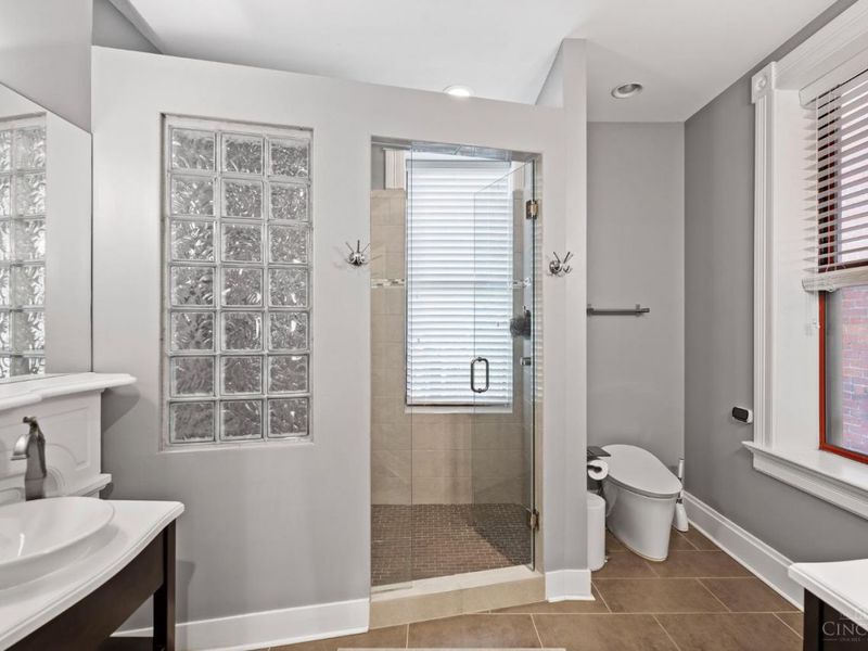 1420 Race Street, Cincinnati, OH 45202 Photo 33