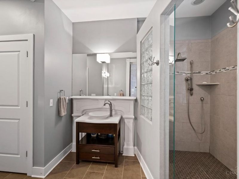 1420 Race Street, Cincinnati, OH 45202 Photo 35