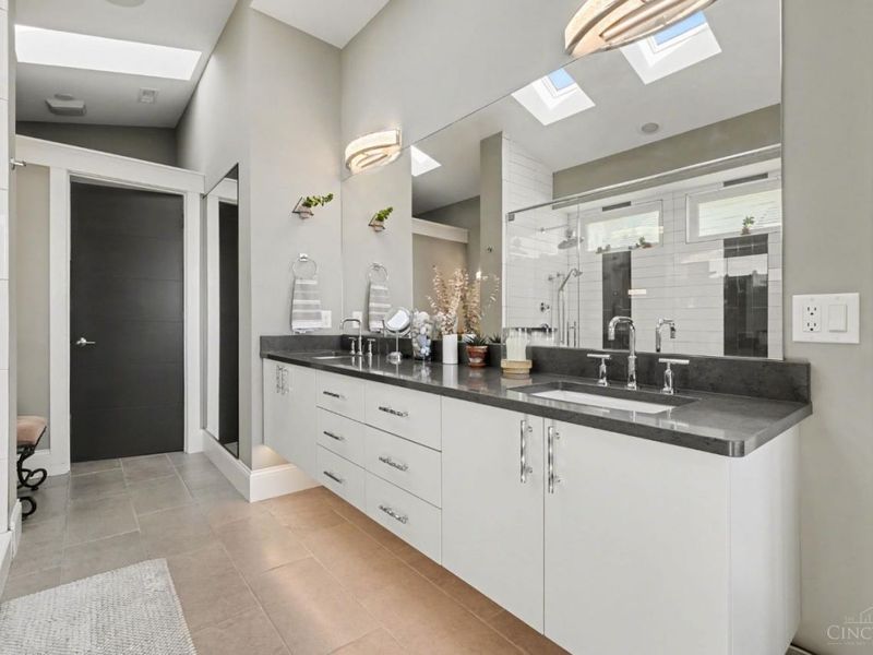 5971 Woodland Lane, Columbia Twp, OH 45227 Photo 11