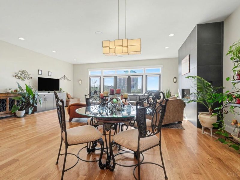 5971 Woodland Lane, Columbia Twp, OH 45227 Photo 5