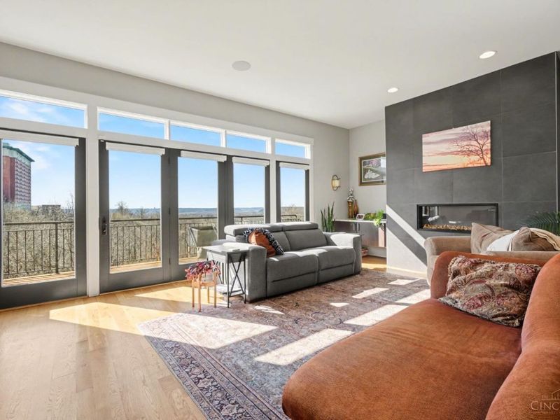 5971 Woodland Lane, Columbia Twp, OH 45227 Photo 6