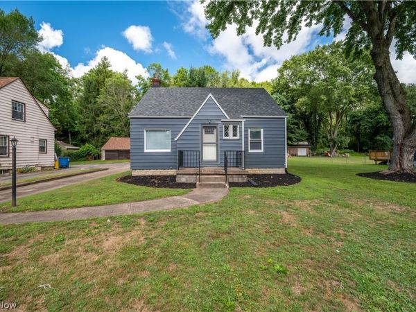 3712 Logan Way , Youngstown, OH 44505