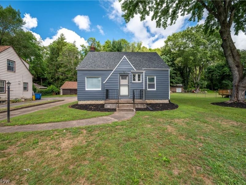 3712 Logan Way, Youngstown, OH 44505 Photo 1