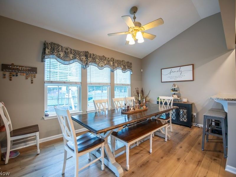 7674 Knollridge Avenue NE, Canton, OH 44721 Photo 10