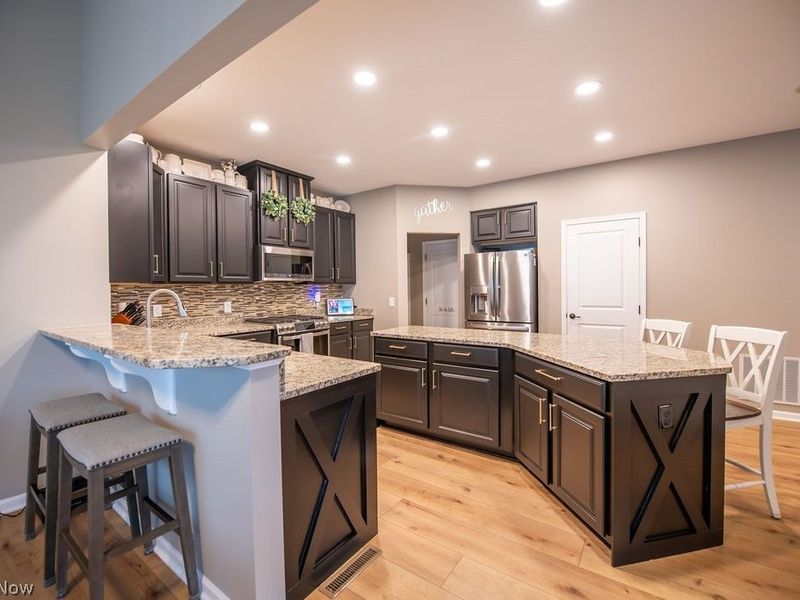 7674 Knollridge Avenue NE, Canton, OH 44721 Photo 11