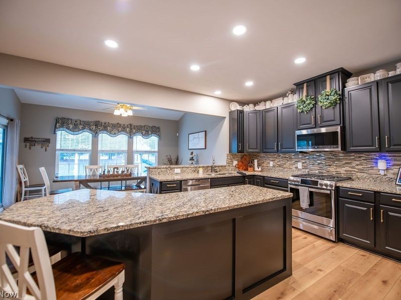 7674 Knollridge Avenue NE, Canton, OH 44721 Photo 13