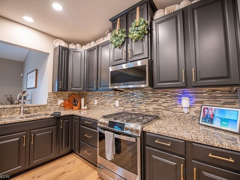 7674 Knollridge Avenue NE, Canton, OH 44721 Photo 14