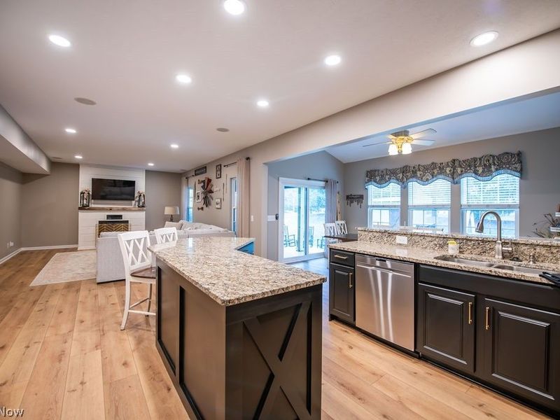 7674 Knollridge Avenue NE, Canton, OH 44721 Photo 15