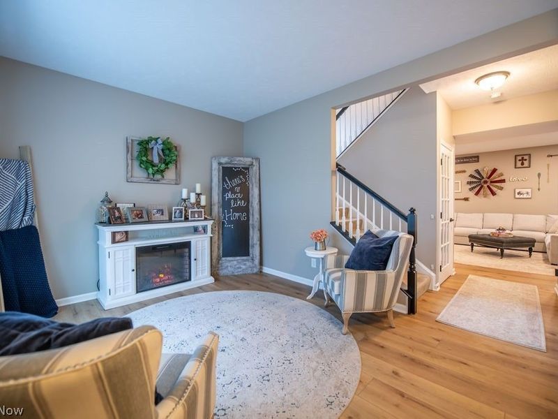 7674 Knollridge Avenue NE, Canton, OH 44721 Photo 3