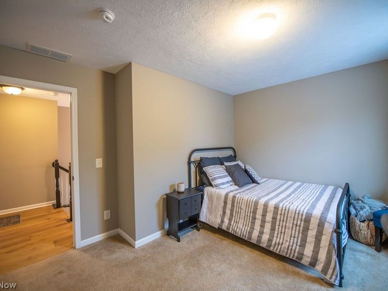 7674 Knollridge Avenue NE, Canton, OH 44721 Photo 32