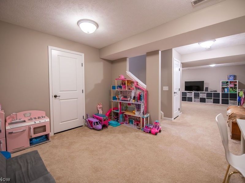 7674 Knollridge Avenue NE, Canton, OH 44721 Photo 37