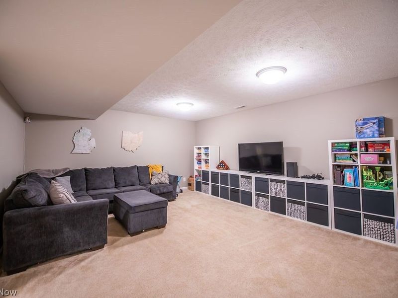 7674 Knollridge Avenue NE, Canton, OH 44721 Photo 38