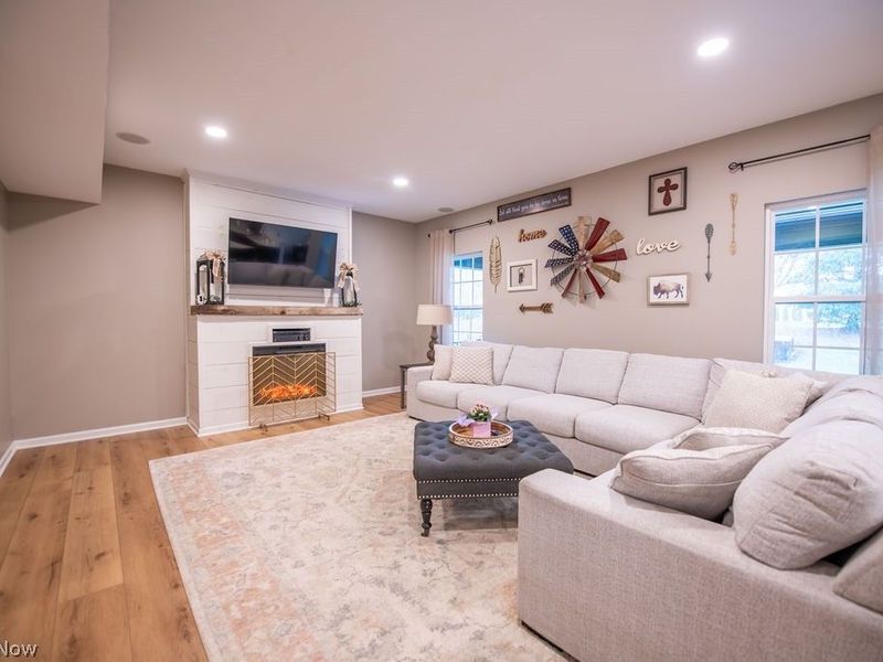 7674 Knollridge Avenue NE, Canton, OH 44721 Photo 7