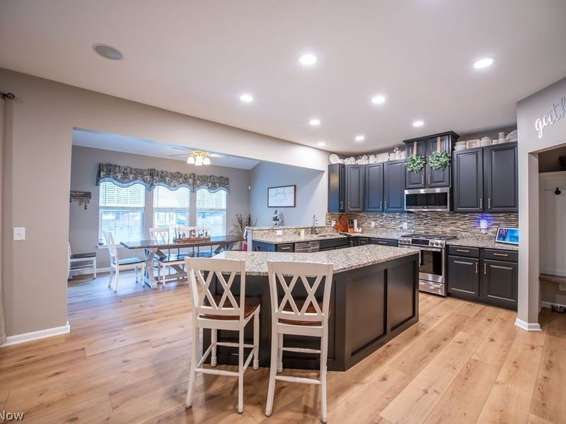 7674 Knollridge Avenue NE, Canton, OH 44721 Photo 8