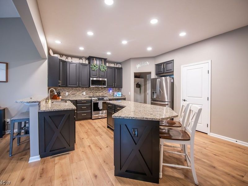 7674 Knollridge Avenue NE, Canton, OH 44721 Photo 9