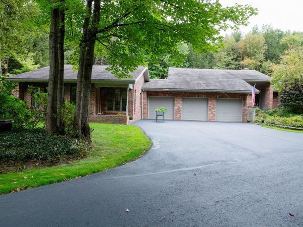 284 Chimney Hill Drive, Colchester, VT 05446