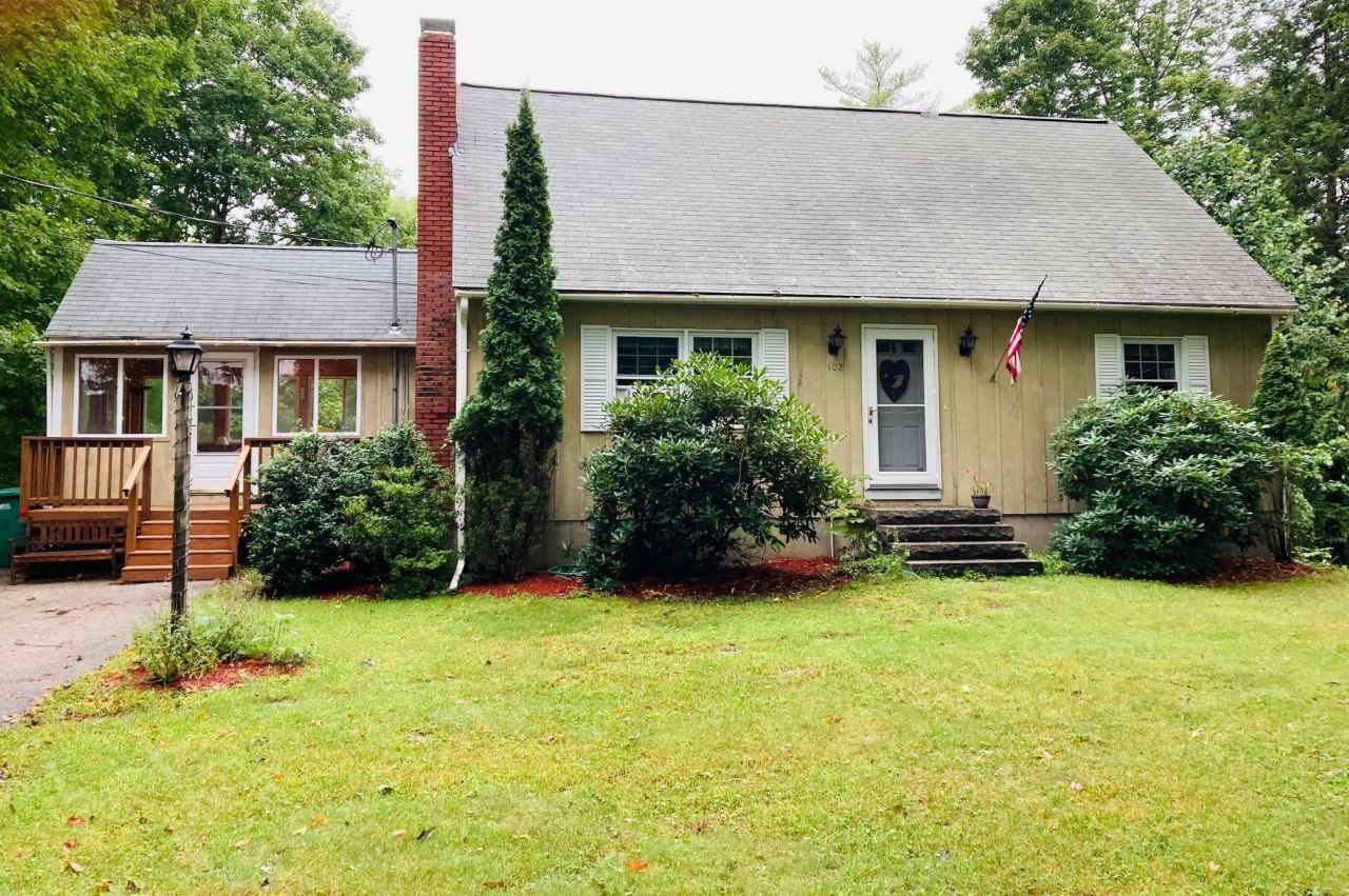 102 Sanborn Road, East Kingston, NH 03827 Main Photo