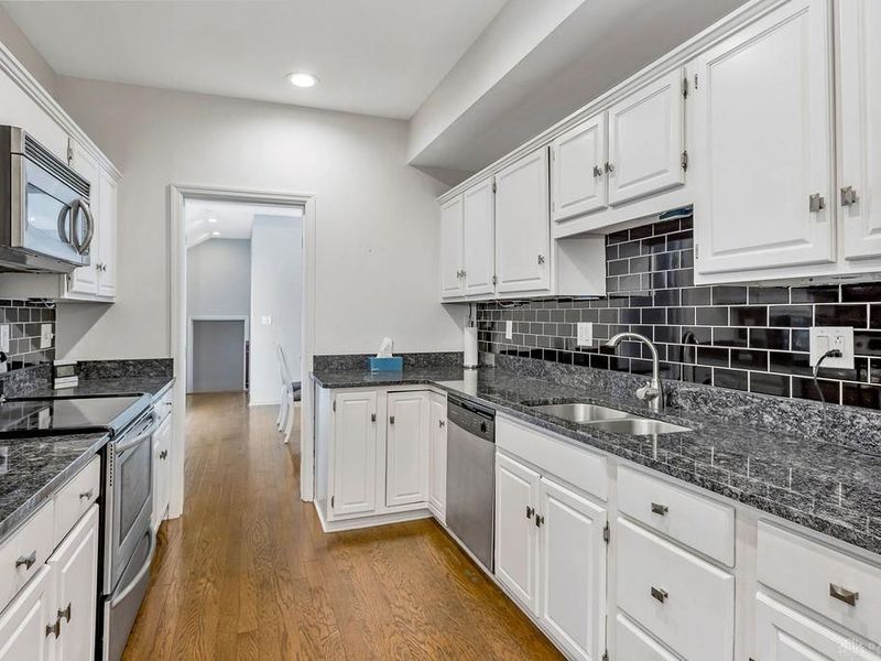 1015 Rubicon Road, Dayton, OH 45409 Photo 8