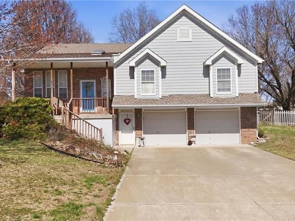 220 SW Seaside Sparrow Street, Lee's Summit, MO 64082