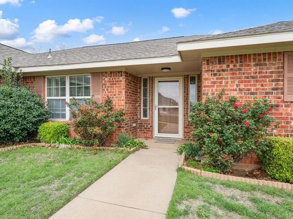 240 Half Moon Way, Runaway Bay, TX 76426