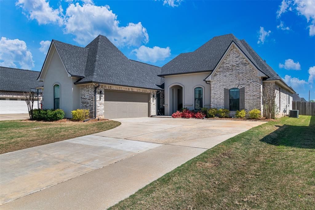 404 Independence Circle, Benton, LA 71006 Main Photo