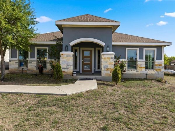 285 La Fortuna DR, Del Valle, TX 78617
