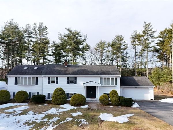 7 Randall Rd, Rochester, MA 02770