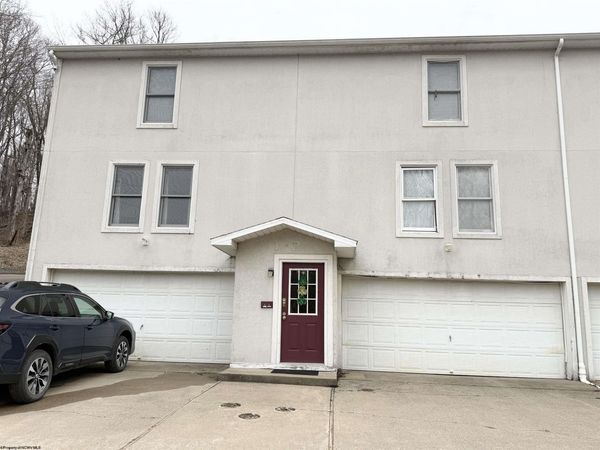 38 Cliffside Drive, Morgantown, WV 26501