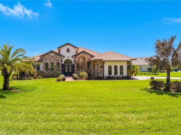17210 Serengeti CIR, ALVA, FL 33920
