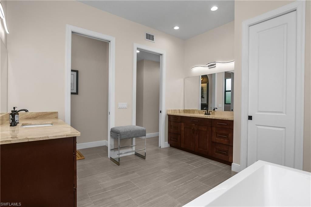 17210 Serengeti Cir, Alva, FL 33920 Photo