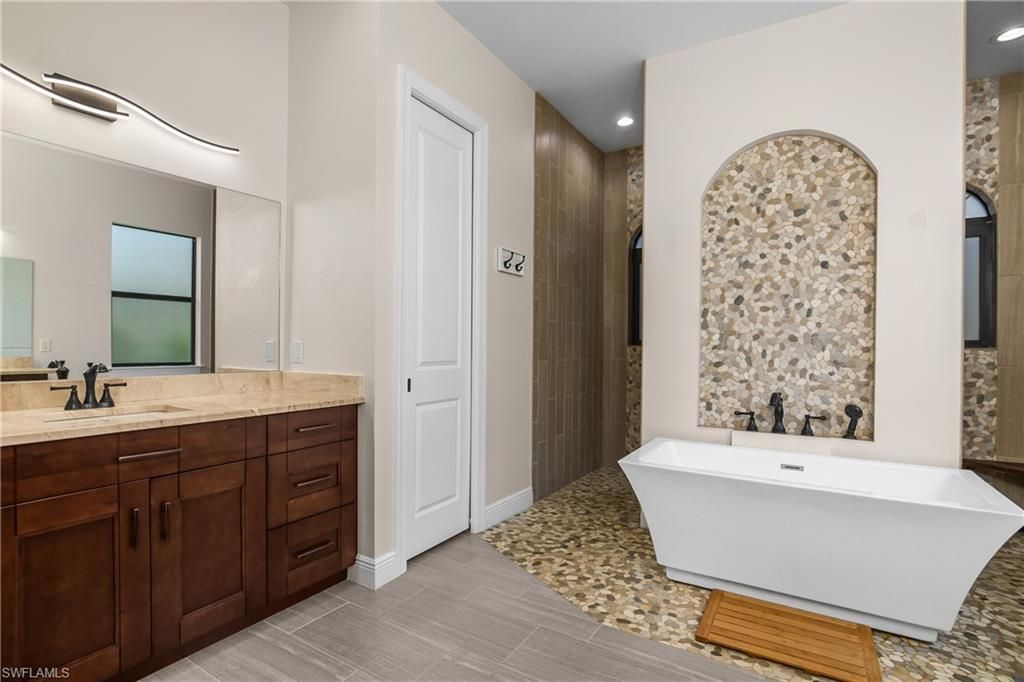 17210 Serengeti Cir, Alva, FL 33920 Photo