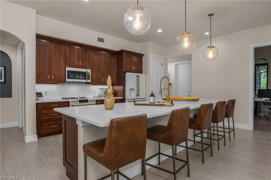 17210 Serengeti Cir, Alva, FL 33920 Photo