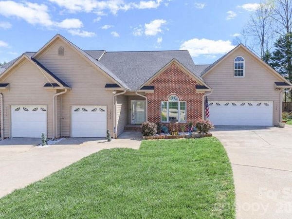 1530 Forest Park Drive, Statesville, NC 28677