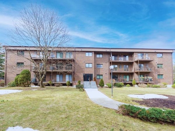 7 Ledgewood Way, Unit 8, Peabody, MA 01960