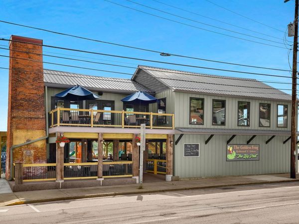 115 N Shore Drive , Fountain City, WI 54629