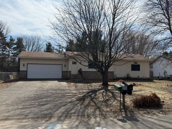 6119 Red Fox Run, North Branch, MN 55056