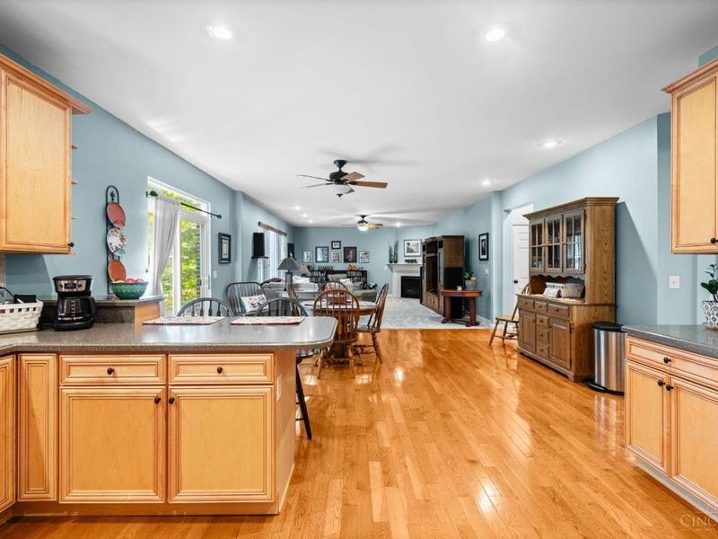 6250 Avebury Court, Hamilton Twp, OH 45152 Photo 11