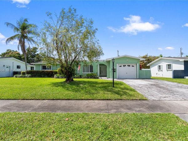 19900 SW 87th Ct , Cutler Bay, FL 33157