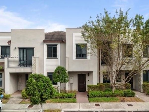 325 NE 208th Ter , Miami, FL 33179