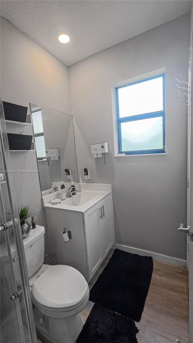 325 NE 208th Ter , Miami, FL 33179 Photo