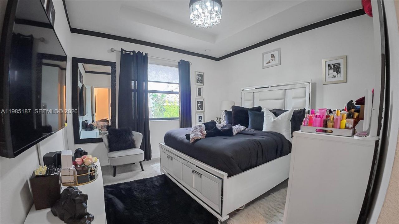 325 NE 208th Ter , Miami, FL 33179 Photo