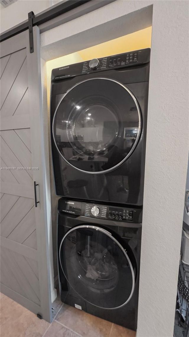 325 NE 208th Ter , Miami, FL 33179 Photo