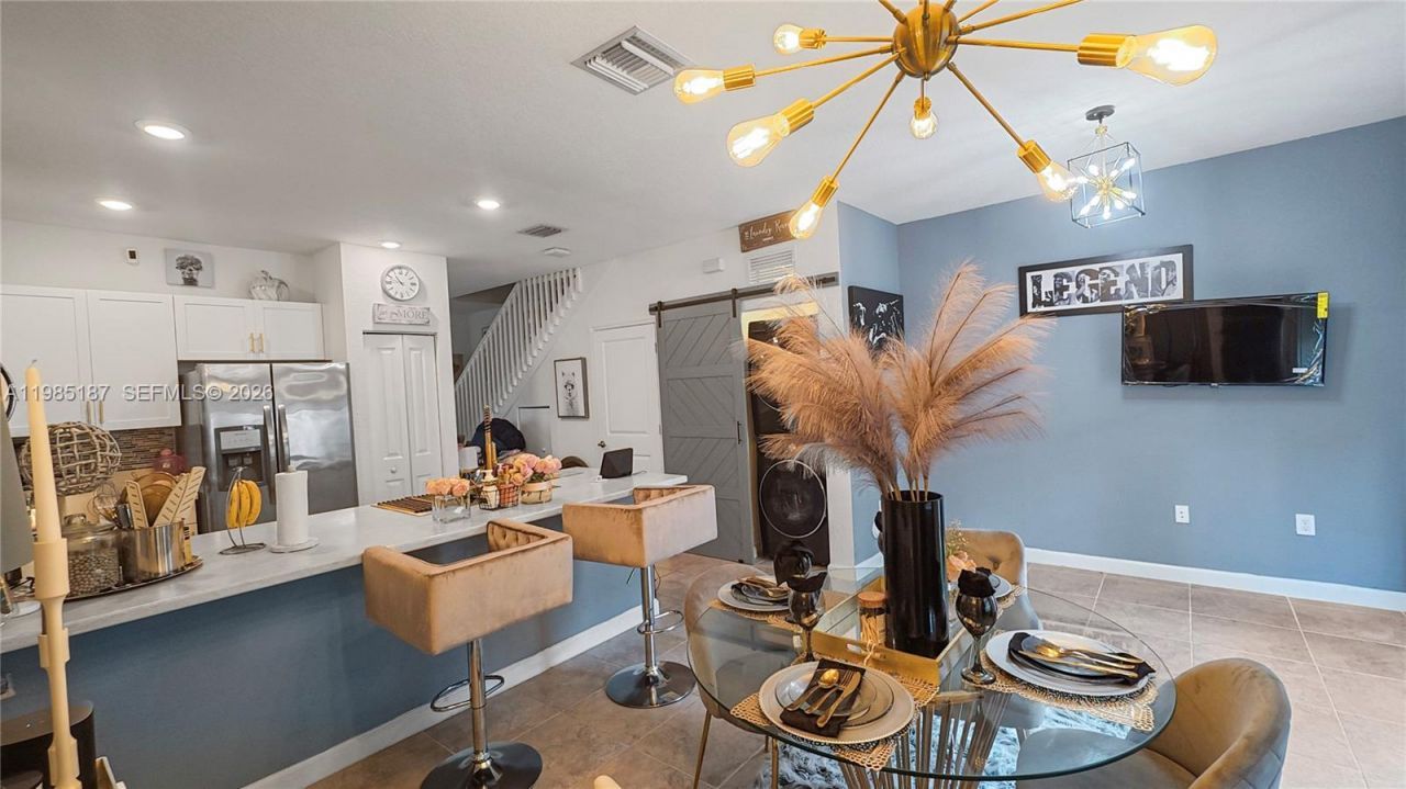 325 NE 208th Ter , Miami, FL 33179 Photo