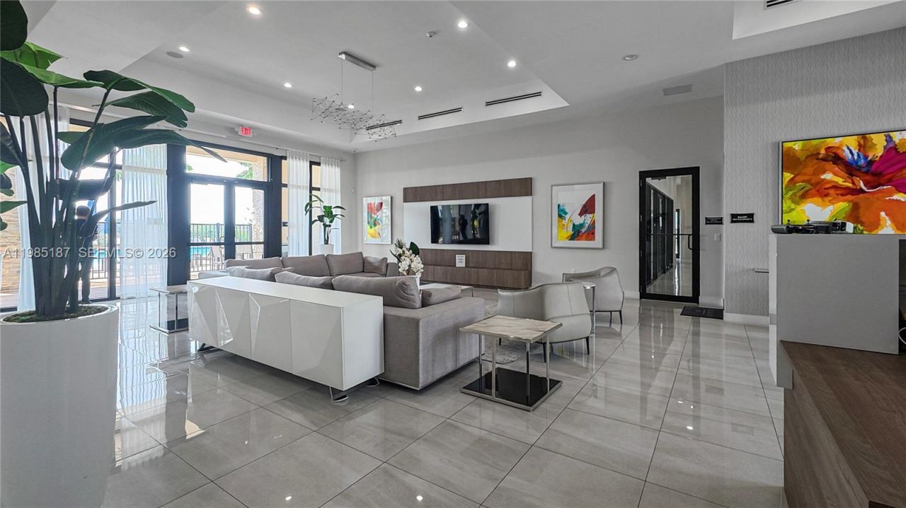 325 NE 208th Ter , Miami, FL 33179 Photo