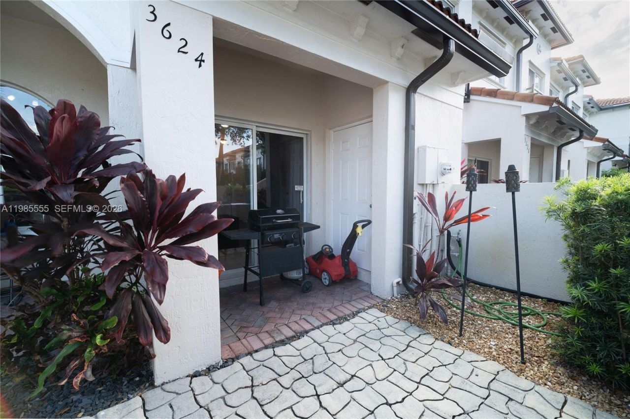 3624 NW 29th Pl, Lauderdale Lakes, FL 33311 Photo