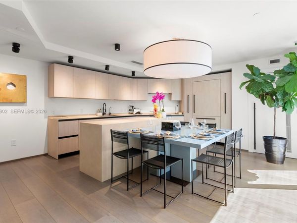 601 NE 27, Unit TH104, Miami, FL 33137