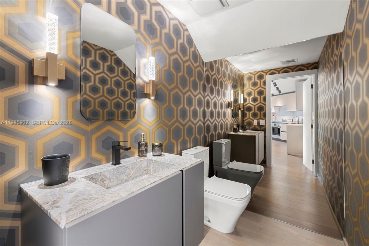 601 NE 27 , Unit TH104, Miami, FL 33137 Photo