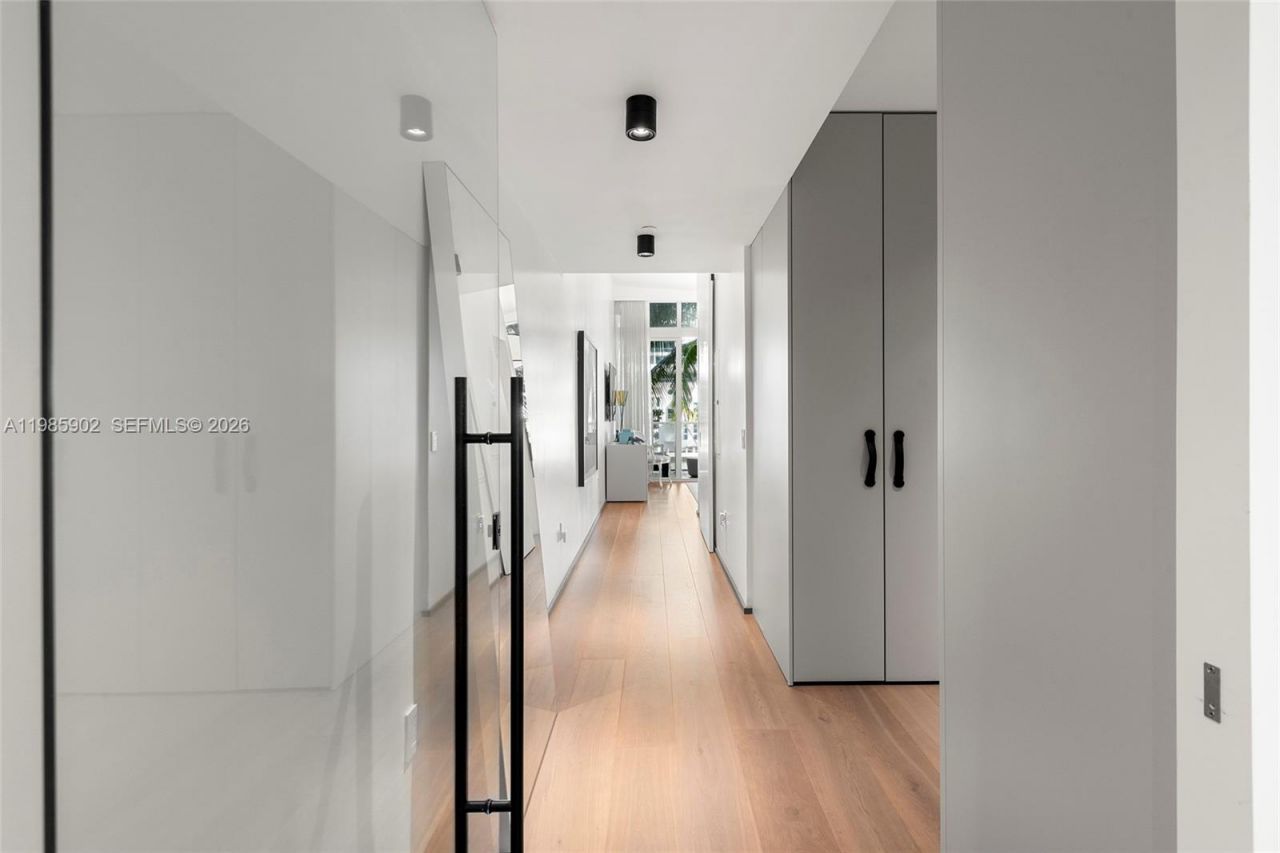 601 NE 27 , Unit TH104, Miami, FL 33137 Photo