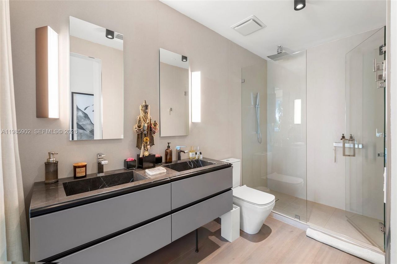 601 NE 27, Unit TH104, Miami, FL 33137 Photo